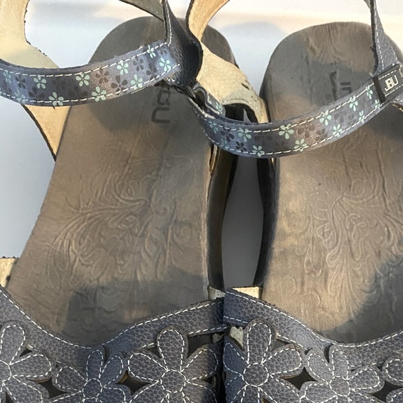 VGUC JBU Wildflower Sandals, Sz 10, Vegan, Daisy, Ankle Strap, Adjustable​ - Picture 10 of 15